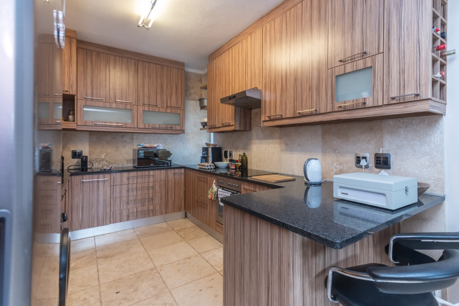 To Let 3 Bedroom Property for Rent in Green Point Western Cape